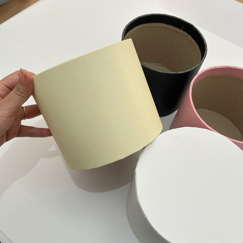 

Box Bulat / Round Box / Bloom Box / Box Bunga / Hard Box / Box Souvenir / Hampers Box