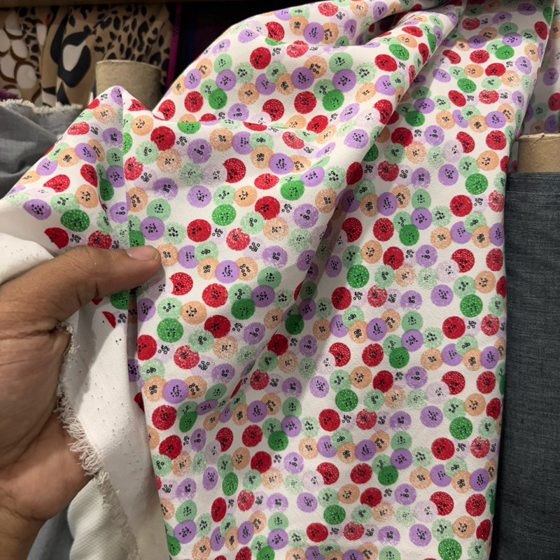 kain moscrep motif premium - kain crepe motif polkadot - kain bahan motif - kain motif polkadot - ka