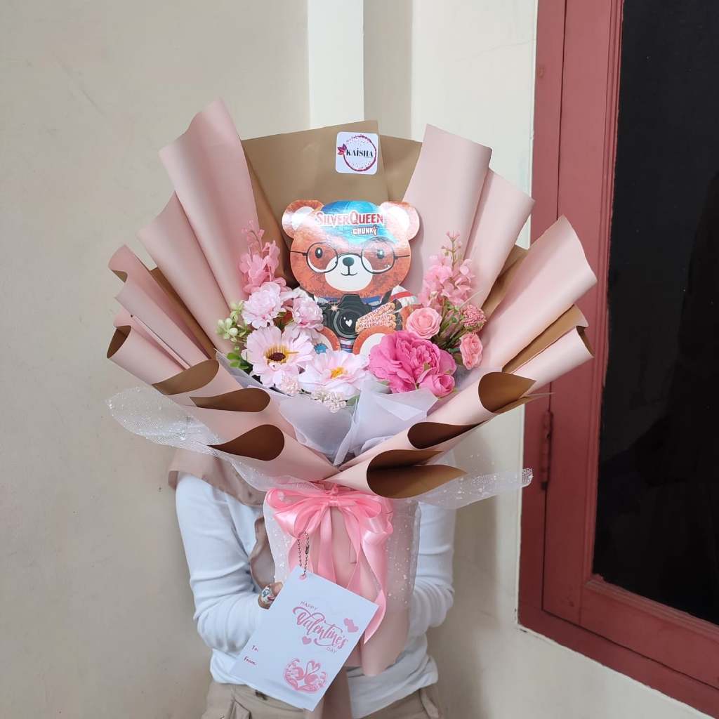 

Buket Cokelat Wisuda Valentine Handbuket Cokelat Beruang isi 3