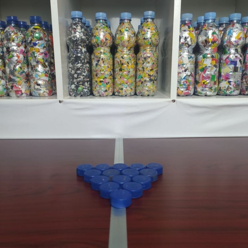 Tutup Botol Aqua Bekas Warna Biru Tua