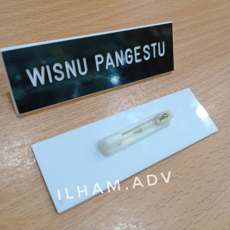 

papan nama dada grafir PDH TNI/POLRI 2,5×8cm -peniti