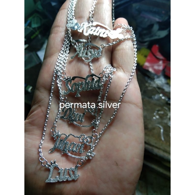 Kalung nama perak