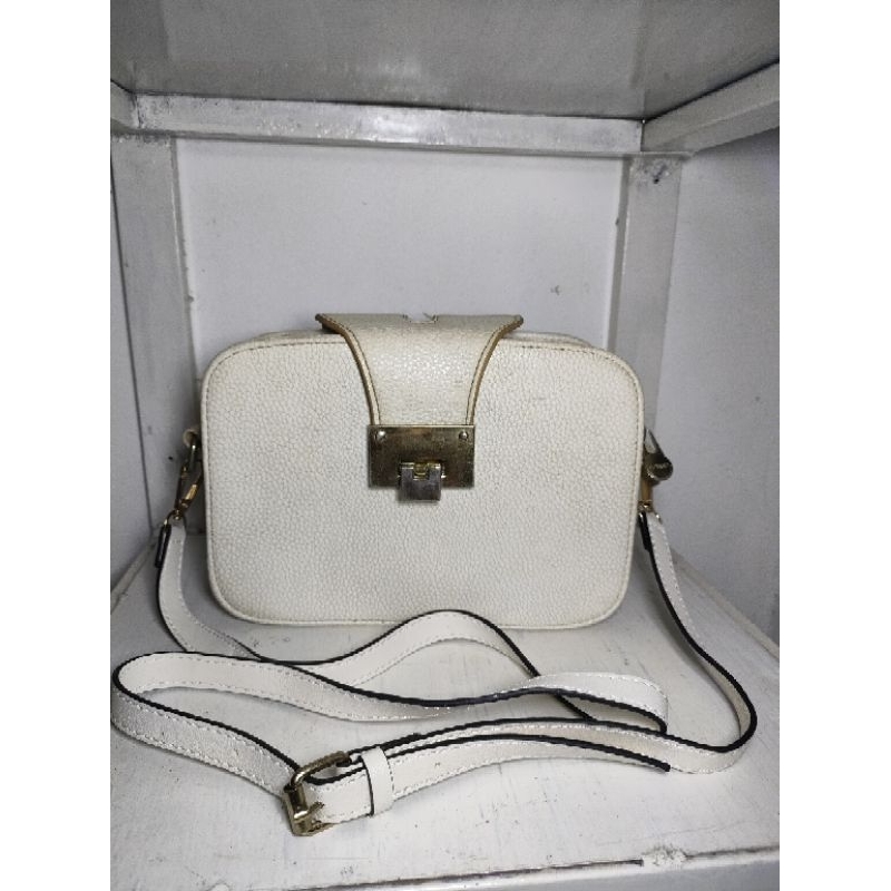 Tas selempang preloved warna putih