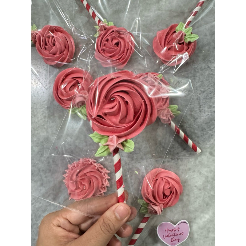 

VALENTINE meringue cookies by bunnybake.co christmas gift