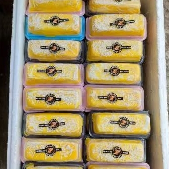 

pancake durian roll monthong