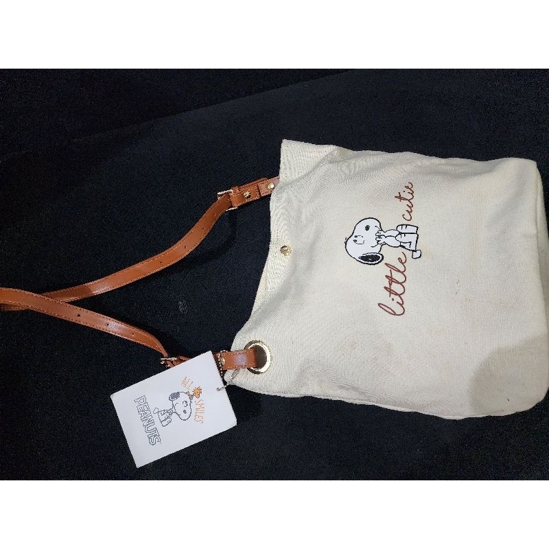 nretro snoopy sling bag