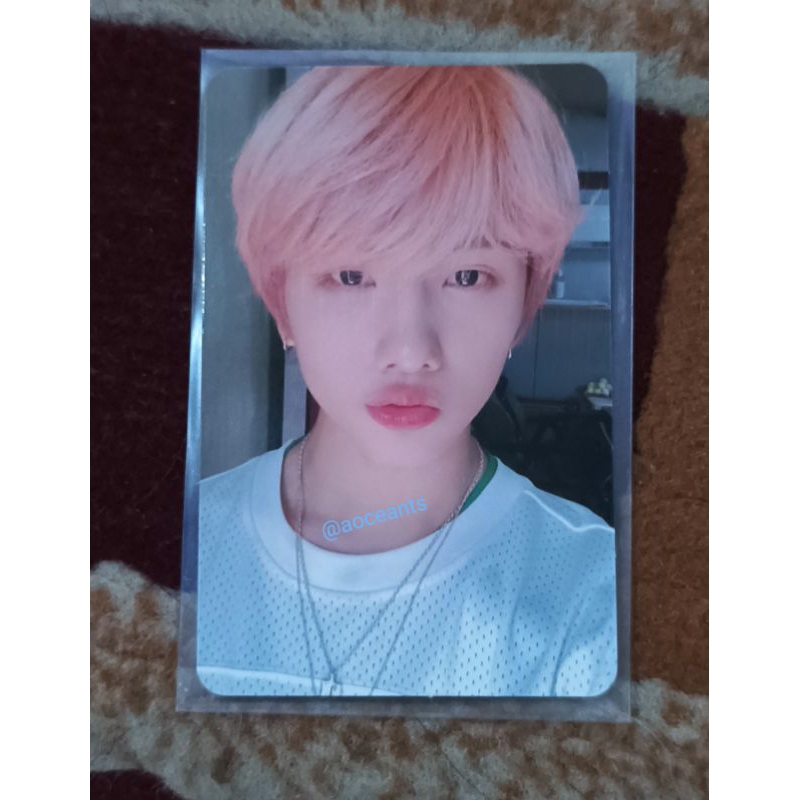 Jisung ballon noot noot hello future