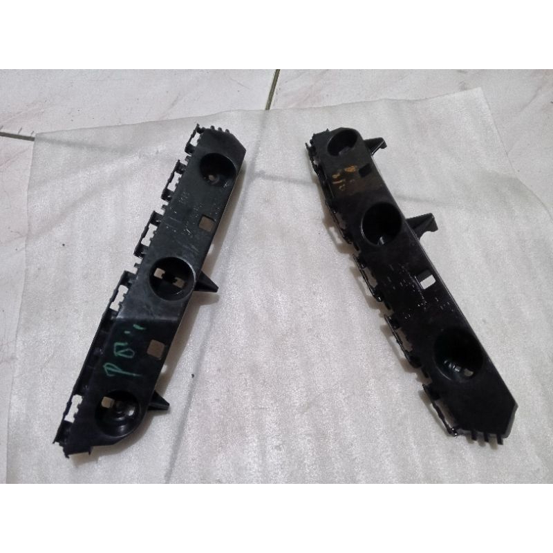 Breket Bemper Breket Bemper Depan Calya Sigra Original