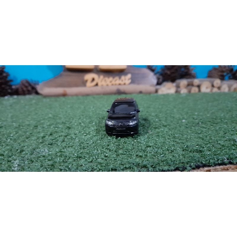 Diecast Miniatur Mitsubishi Outlander hitam skala 1:64