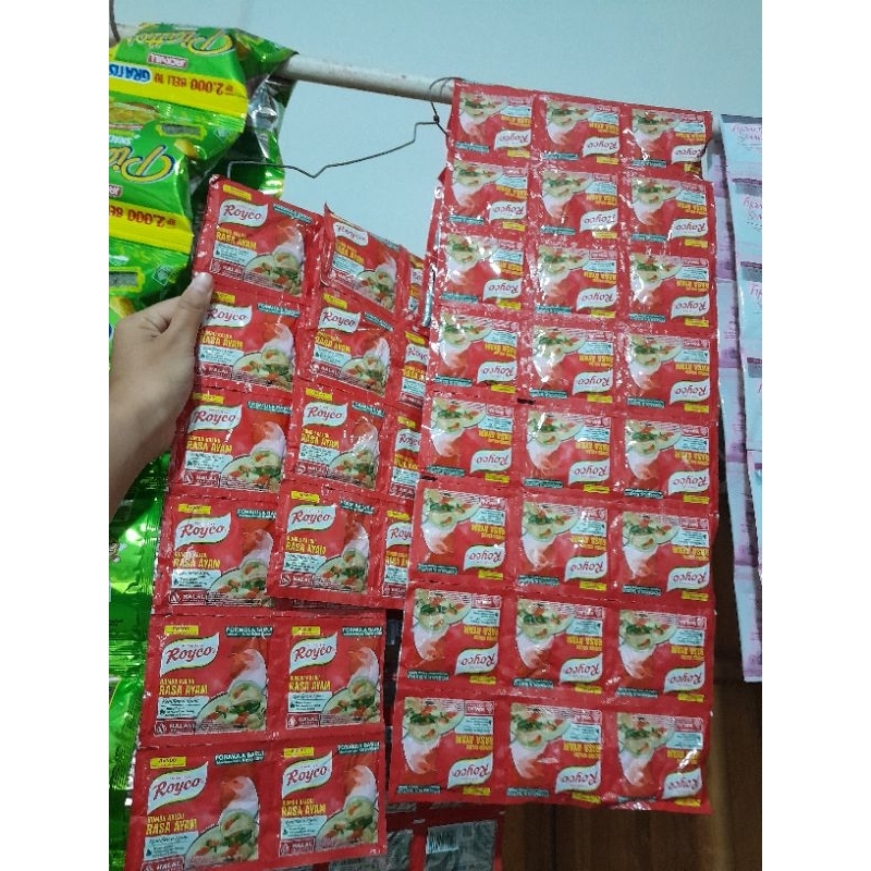 

ROYCO BUMBU KALDU RASA AYAM foods 576 x 8 gr (1 dus)