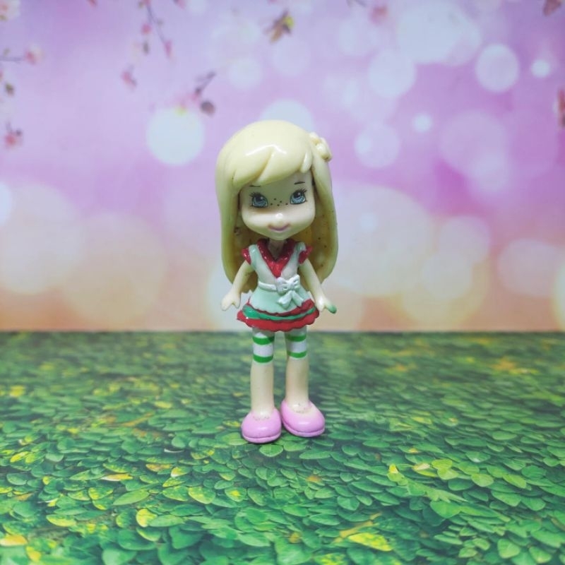 Strawberry Shortcake shortcake McD happy meal preloved