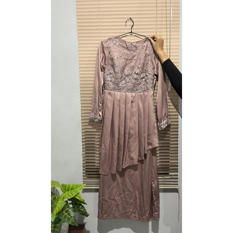 Dress Brukat Mauve