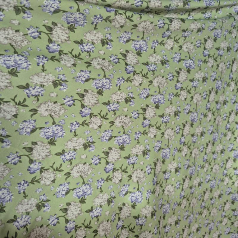 KAIN SATIN SILK PREMIUM MOTIF BUNGA KECIL  - KAIN SATIN MOTIF BUNGA KECIL  HARGA/0,5M