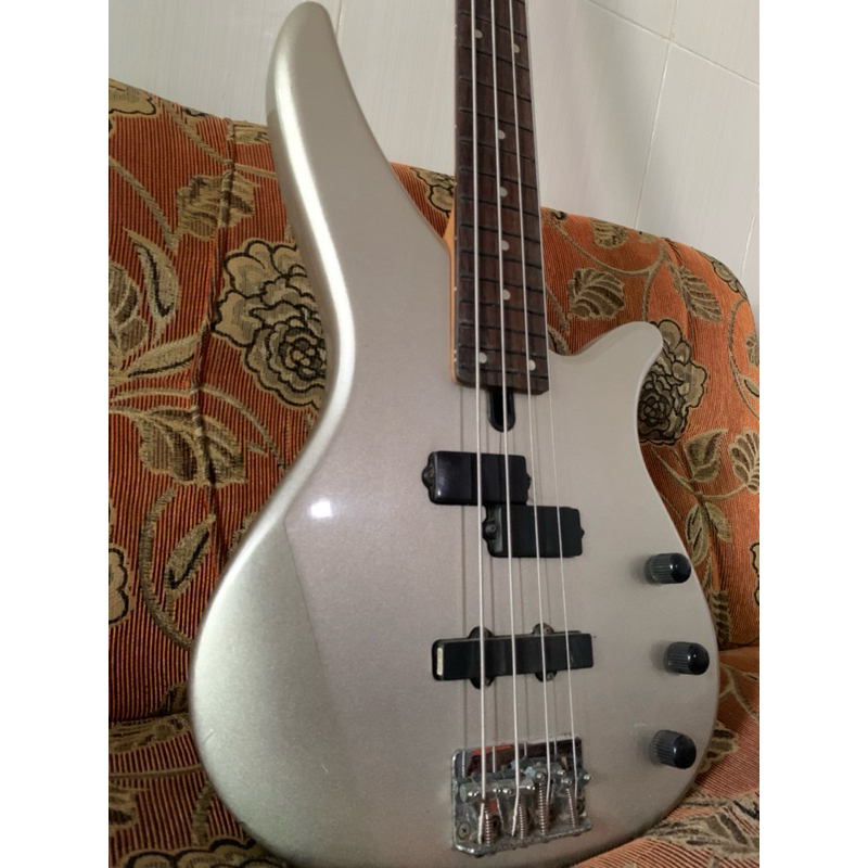 Gitar bass yamaha rbx 270j original second