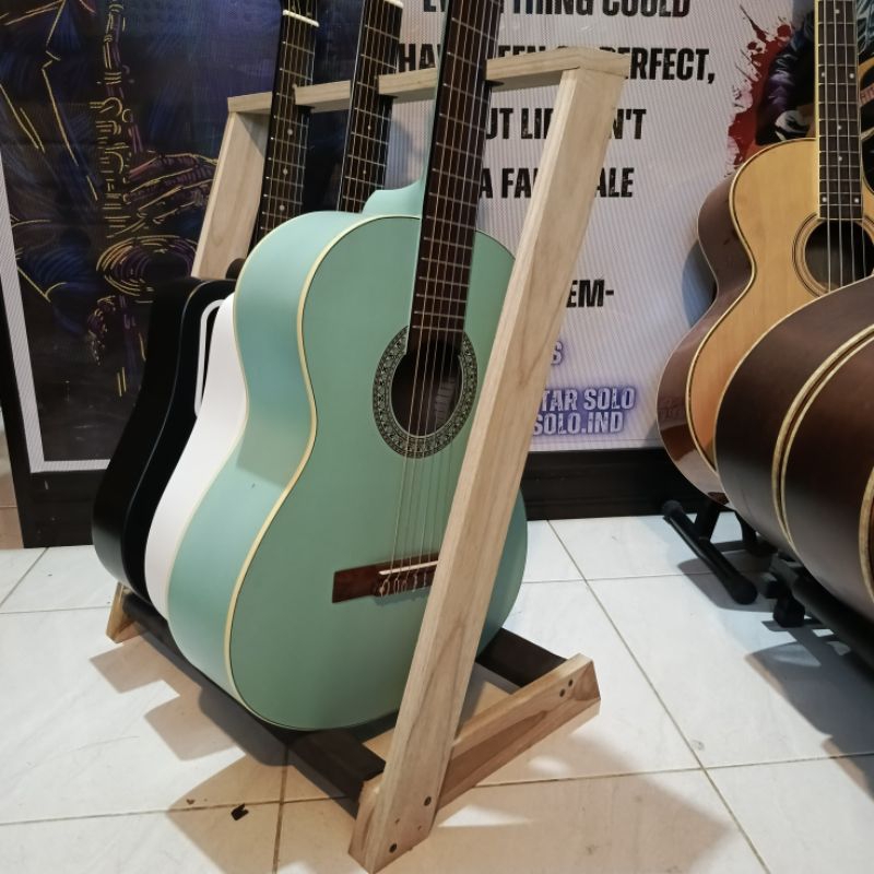 Stand gitar vintage kayu isi 3 / rak gitar kayu isi 3 / rak gitar isi 3 / stand gitar kayu isi 3