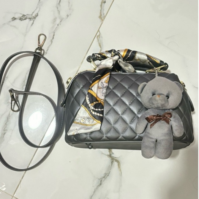 [PRELOVED] preloved tas selempang abu boneka