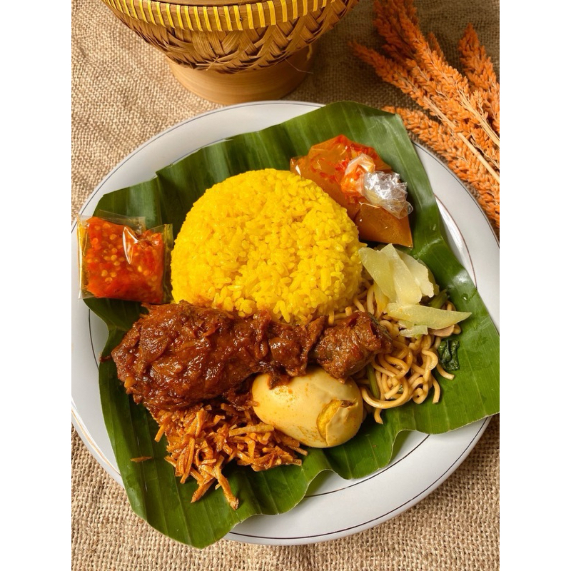 

Nasi Kuning Luwuk Mama Ika Ayam kecap