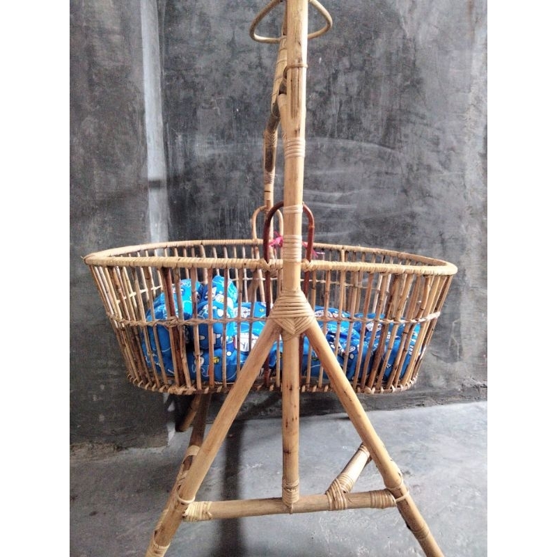 keranjang ayunan bayi rotan dengan kasur / Tempat tidur bayi rotan minimalis/ box bayi