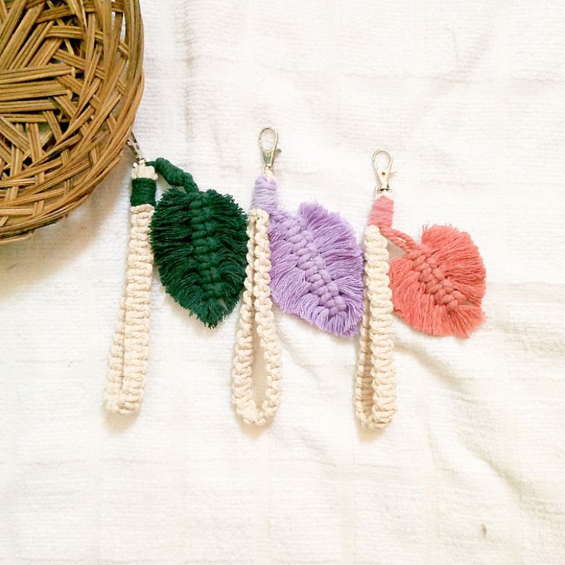 Macrame Wrislet Leaf/Gantungan Kunci Daun