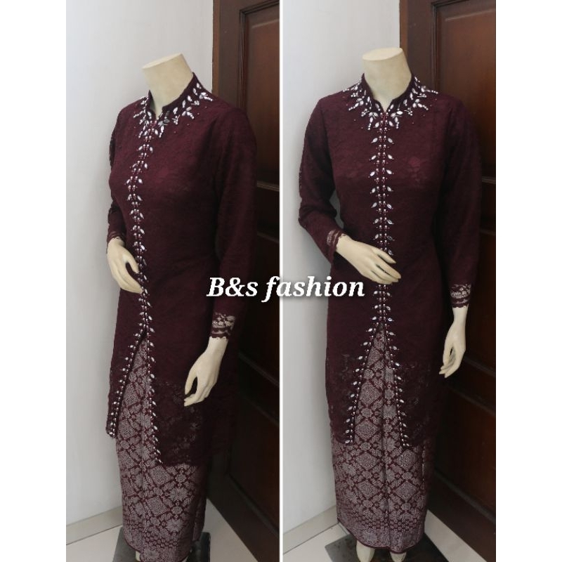 Kebaya Tunik Brokat Payet – Model Modern untuk Ibu Besan & Kondangan