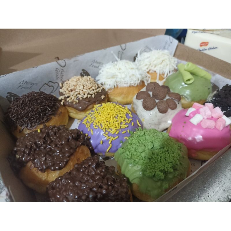 

Donat hias/topping atas tanpa isi