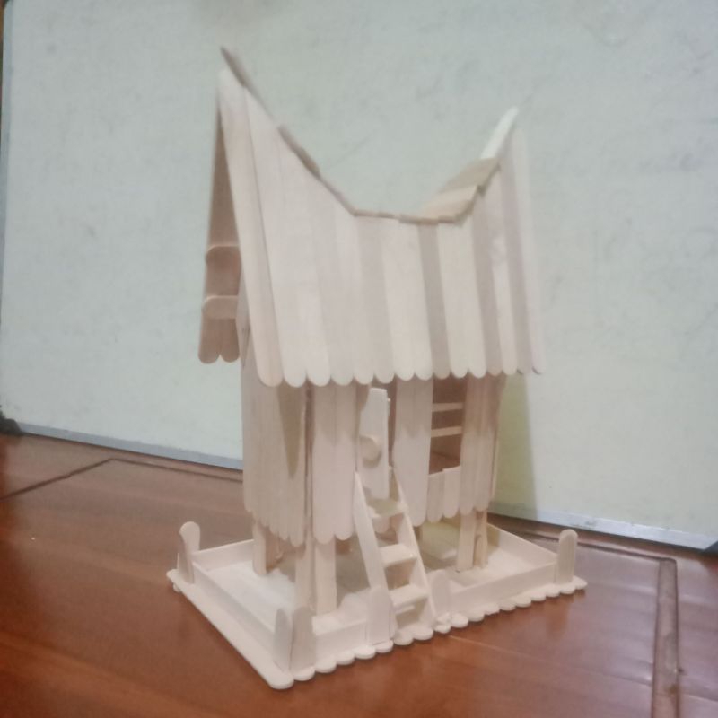 miniatur rumah adat gadang Padang Sumatra barat dari stik es krim