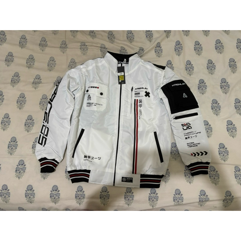 KREMLIN bomber jacket space putih - NOVA - XL