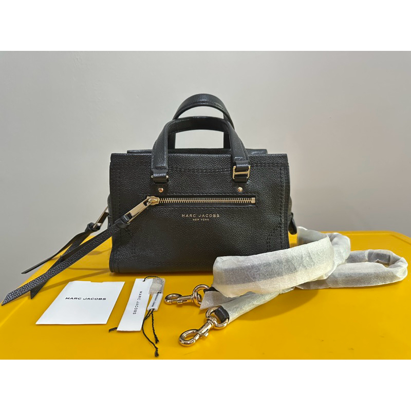 marc jacobs mini cruiser black