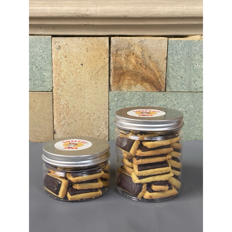 

KUE CHOCO STICK COOKIES TOPLES 300ml dan 600ml by sweetbynoor