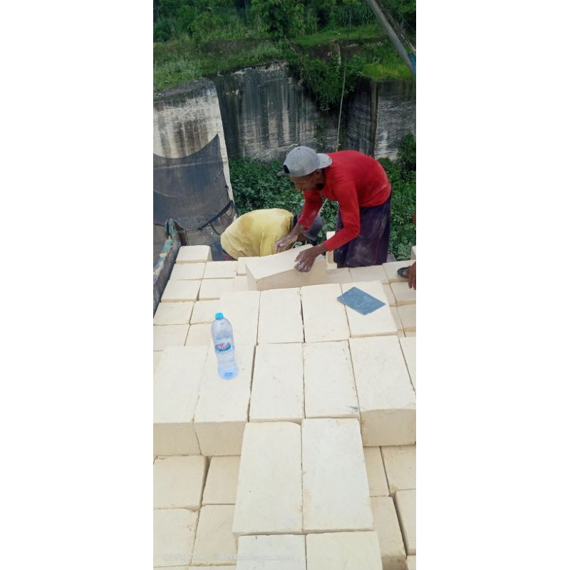 batu kumbung kombo besar pondasi rumah sungai jalan bangunan besar dgn standart SNI