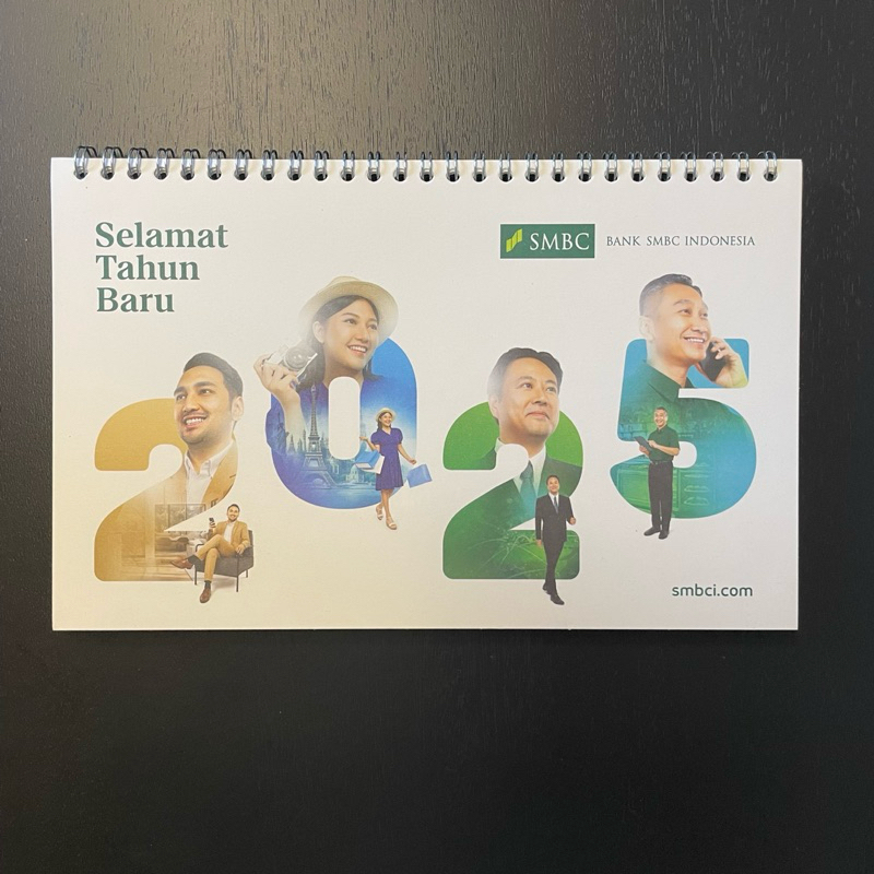 

KALENDAR TAHUN 2025 papan stand alone kalendar BANK SMBC PRIORITAS INDONESIA KALENDAR MEJA SMBC 2025 sumitomo mitsui banking corporation