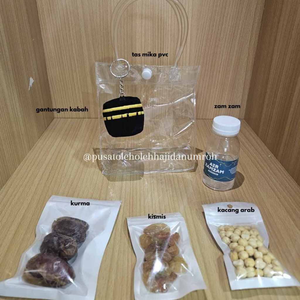 

Paket oleh oleh Haji Dan Umroh Eksklusif Tas Goodie Bag Totebag Transparan Hemat series Gantungan Kunci Unta dan Kabah