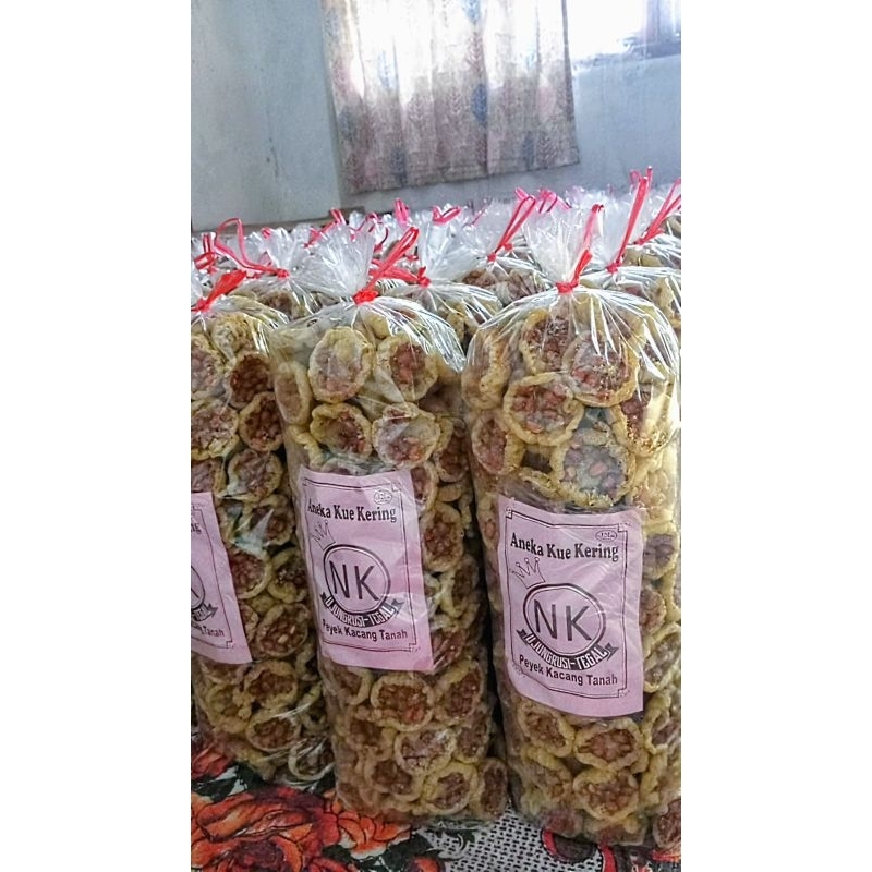 

rempeyek kacang khas tegal