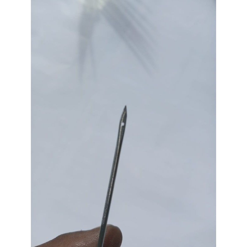 Jarum sepatu sandal ujung bolong