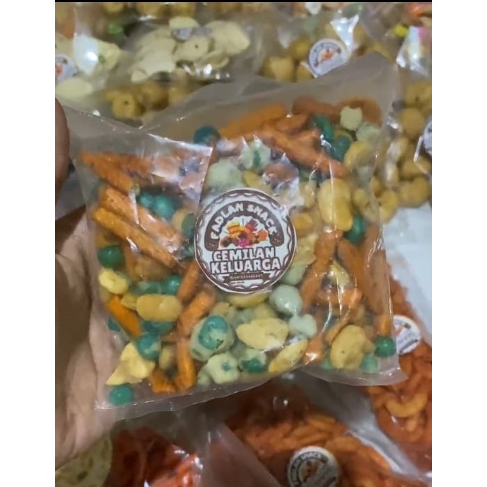 

SNACK KILOAN 80 GRAM KACANG POLONG CAMPUR | CEMILAN MURAH
