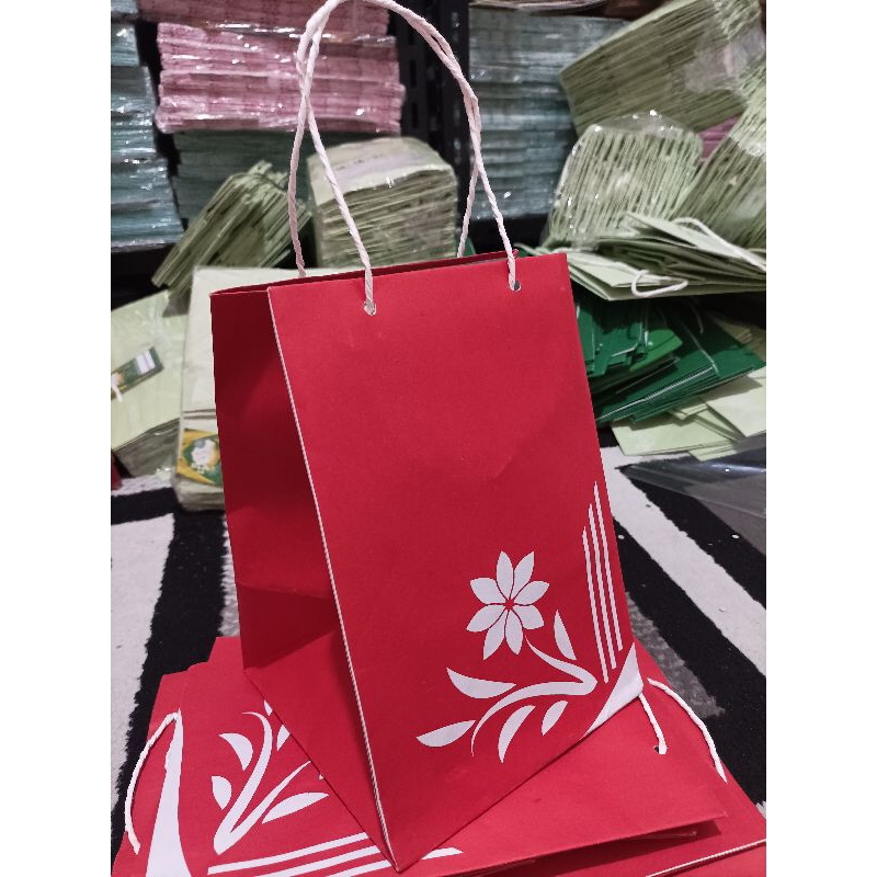 

Paperbag 16-16-25cm Red @10pcs