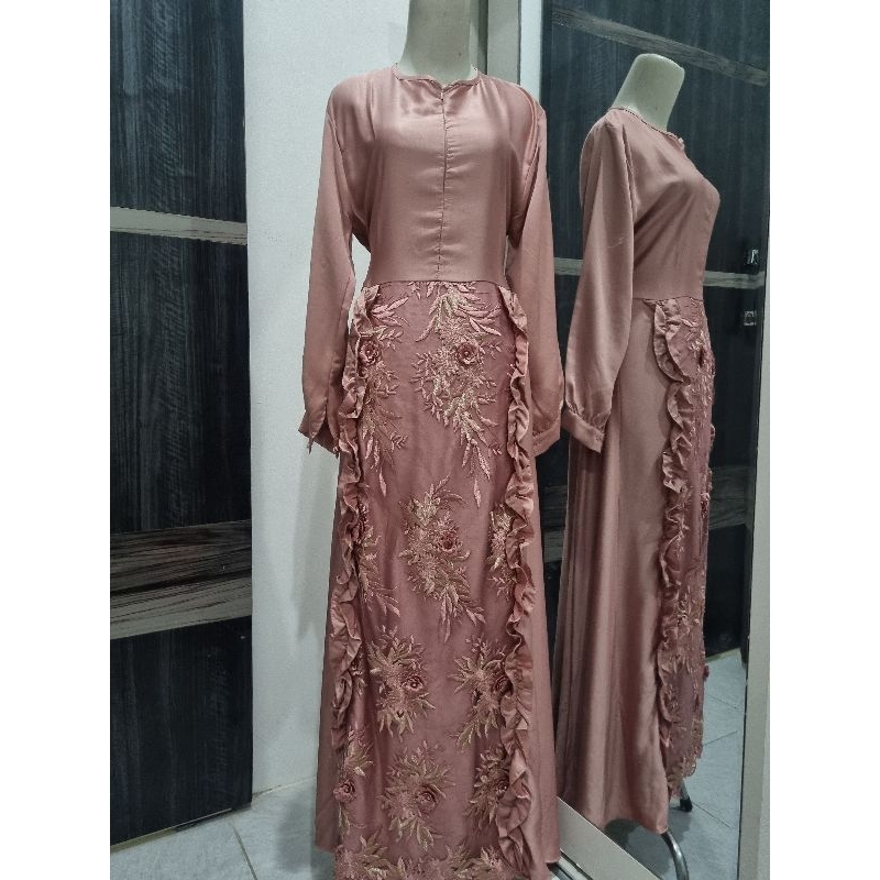 PL PRELOVED BAJU MUSLIM DRESS GAMIS SET DENGAN HIJAB NYA CANTIK SATIN MEWAH BRUKAT BUSUI BISA PAKE D