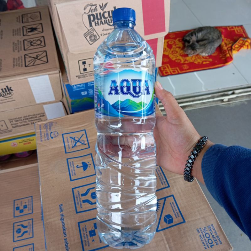 

Ready 1 Dus Aqua Botol Besar 1.5L Isi 12 Pcs Instant Only