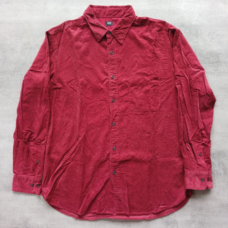 kemeja uniqlo Corduroy maroon size XL second