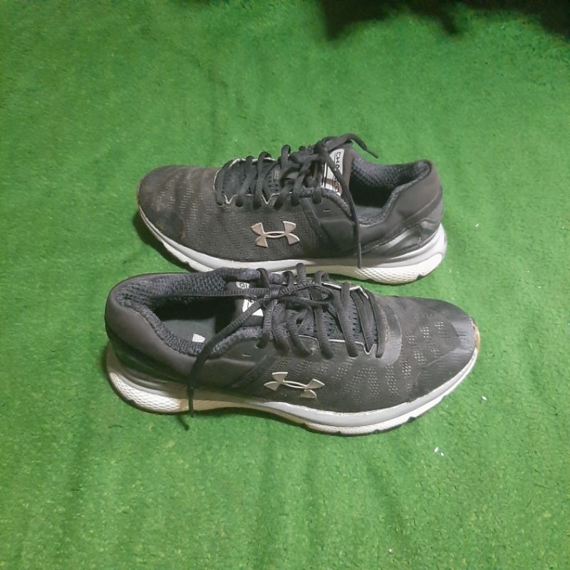 SEPATU UNDER ARMOUR CHARGED EUROPA