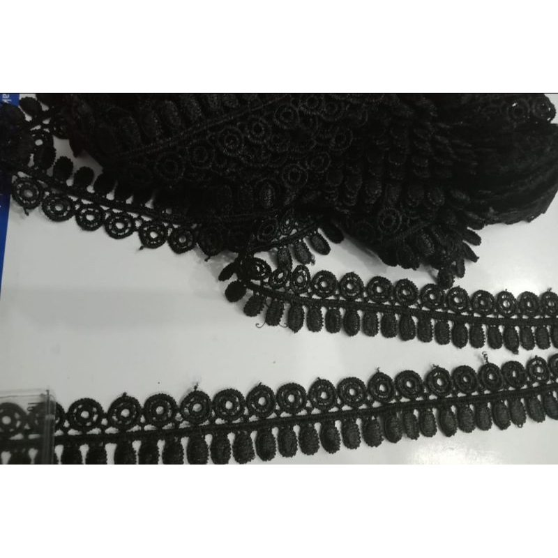 Charisma Renda Bordir Guiper Hitam - Renda Bordir / Lebar 3cman / Harga Per 1 Roll (15 Yard)