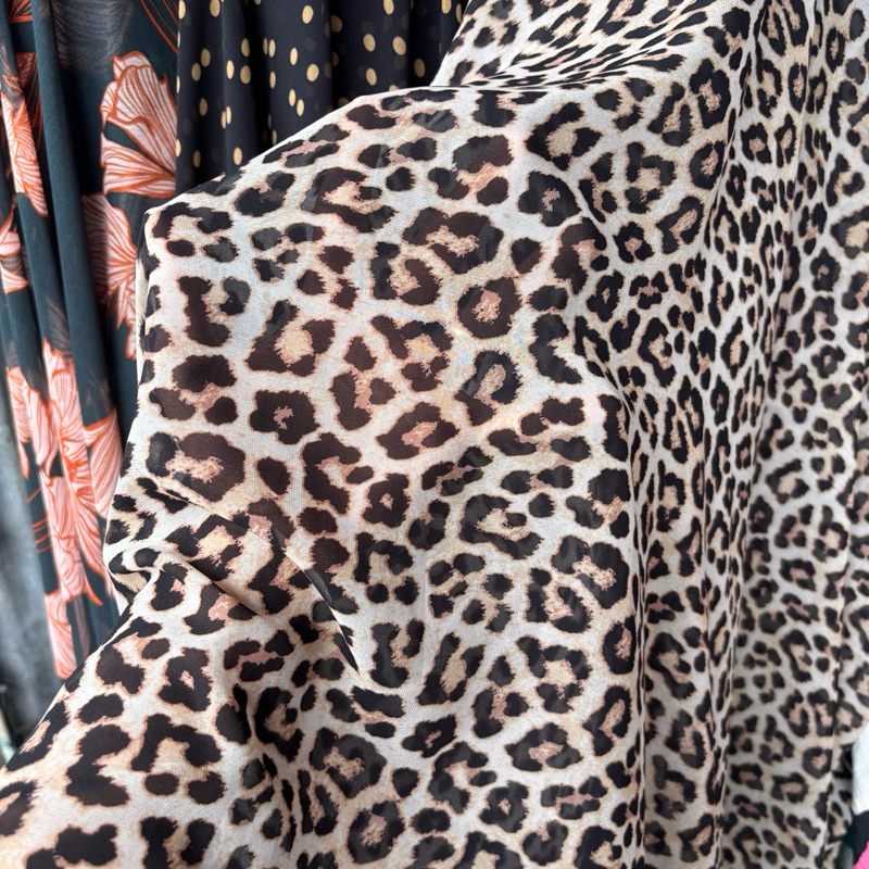 kain ceruty premium motif macan - kain motif macan - kain sifon ceruty motif - kain motif leopard - 