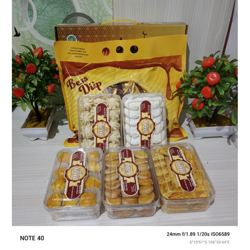 

KUE KERING LEBARAN NEW THR ISI 5 TOPLES