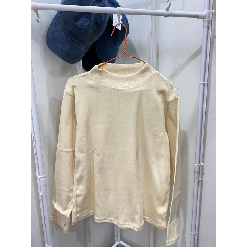 Preloved inner warna soft yellow