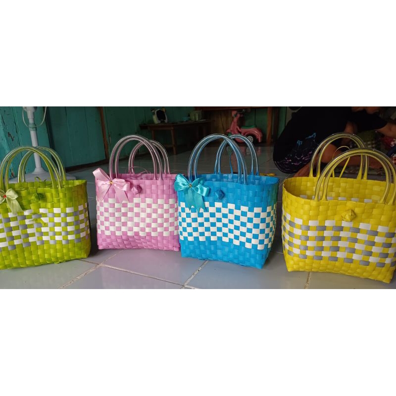 

TAS ANYAMAN