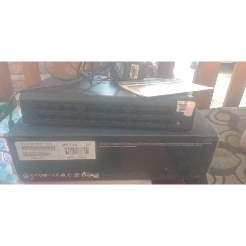 Switch hub dlink Des-1024 24 port bekas segel normal