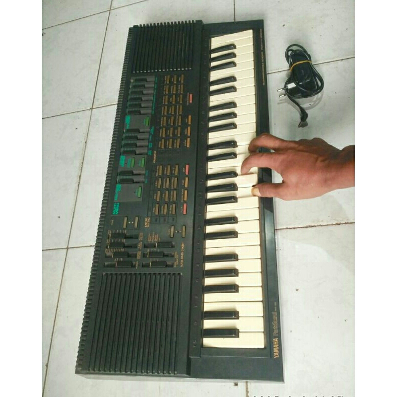 keyboard, piano Yamaha pss560, normal second