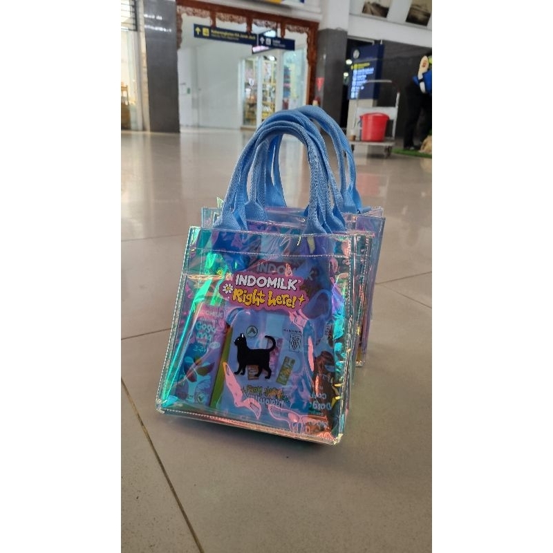 

INDOMILK X SEVENTEEN (Tas Pvc+4 Pcs susu random+Photostrip)