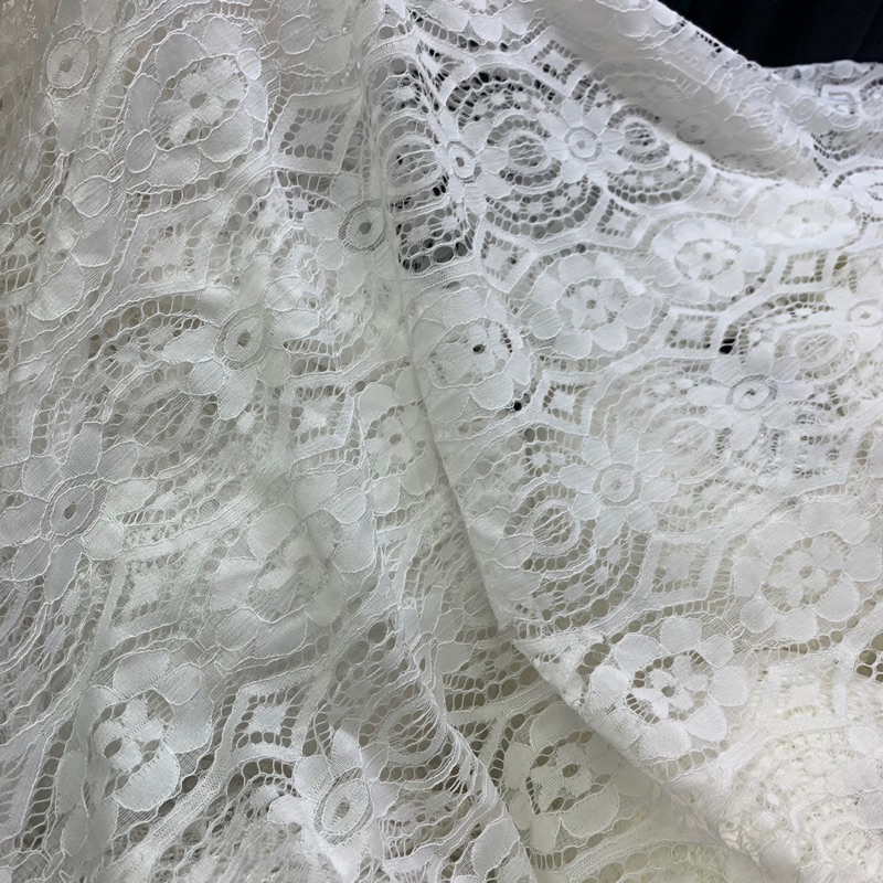 kain brokat premium - kain brukat katun - kain brokat semi prada - kain brokat [PUTIH]