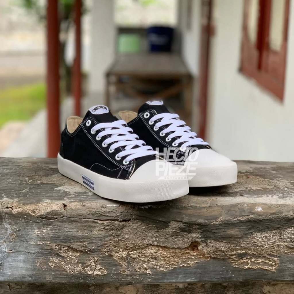 Rafheoo Footwear - HSTA Low Black White | Sepatu Sneakers